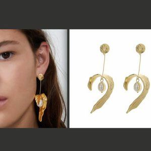 Bend Gold Leaf with Pearls Earrings